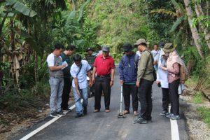 Terima Laporan Masyarakat Soal Jalan di Paninjauan, Bupati Solok Turunkan Tim Inspektorat