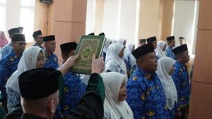 Mutasi Dan Promosi Bergulir di Disdik, Sutan Riska Lantik 34 Kepala Sekolah