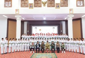 Wali Kota Erman Safar Kukuhkan Paskibraka Kota Bukittinggi Tahun 2023