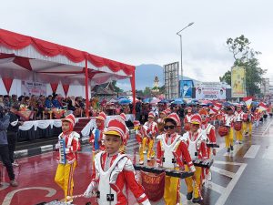 Ribuan Masyarakat Saksikan Pawai Alegoris Kota Bukittinggi