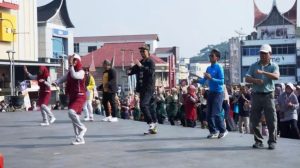 Wako Erman Safar Hadiri Senam Bersama PGRI