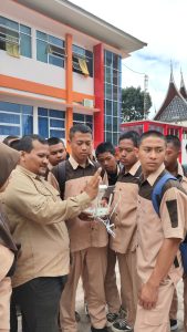 Guru dan Siswa SMK 1 Bukittinggi Dibekali Kemampuan Teknis