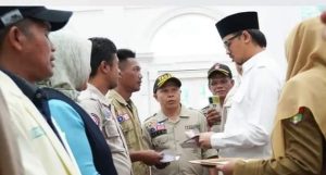 Pemko Bukittinggi Serahkan Bantuan Tali Asih