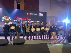 Bawaslu Pesisir Selatan Raih Penghargaan Terbaik II Kategori Pengelolaan Hubungan Masyarakat