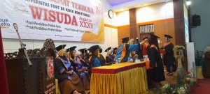 Universitas Fort De Kock Luluskan Wisudawati Yang Kompeten