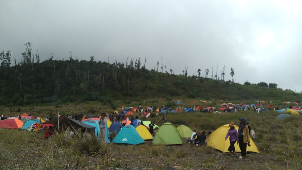 Pasca Erupsi Gunung Marapi, Gunung Talang Masih Normal, Pendaki Dilarang Ngecamp di Sekitar Kawah