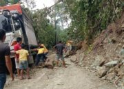 Longsor Kembali Terjang Tapan Pesisir Selatan, Satu Unit Fuso Tergelincir