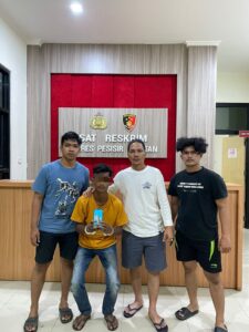 Pelaku Pencurian Hp Ditangkap Polisi di Pesisir Selatan