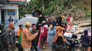 Respon Cepat, Lisda Hendrajoni Sambangi Warga Terdampak Banjir di Pesisir Selatan