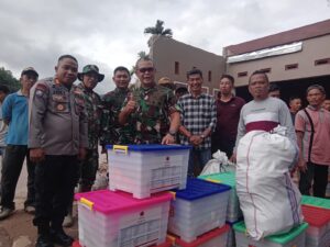 Danrem dan Rombongan Sambangi Warga Terdampak Longsor di Langgai Pesisir Selatan