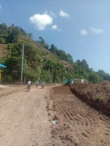 Pasca Dihantam Banjir dan Longsor, Jalan ke Langgai Pesisir Selatan Sudah Bisa Diakses