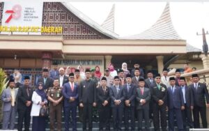 Wali Kota Erman Safar Hadiri Pengukuhan PAW Anggota DPRD Kota Bukittinggi