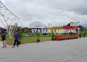 Pusat kuliner Stasiun Lambuang menjadi salah satu destinasi wisata kuliner favorit di Kota Bukittinggi.