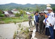 Talang Babungo Dilanda Banjir, Bupati Epyardi Asda Minta Ekskavator Diturunkan Normalisasi Sungai