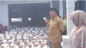 Sudah 3 Bulan Pessel Dilanda Bencana, Mahyeldi Serahkan Bantuan