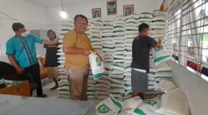POS IND KCP Biaro, Salurkan Beras Badan Pangan Nasional