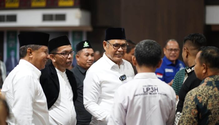 Punya Karakter Pemimpin yang Kuat, Bupati Solok Epyardi Asda Dinobatkan Sebagai Sohibul KAHMI Sumbar