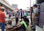 Pemko Bukittinggi Gotong Royong Bersihkan Drainase Pasar Aur Kuning