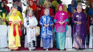 Wali Kota Bukittinggi Buka Lomba Fashion Show Memperingati Hari Kebaya Nasional