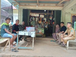 Satgas TMMD Kodim 0311 Pesisir Selatan Komsos Bersama Warga