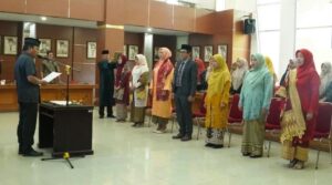 Tujuh Pejabat Administrator dan Pengawas Lingkungan Pemko Bukittinggi Dilantik