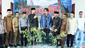 Pemko Bukittinggi Serahkan Penghargaan Bidang Pertanian