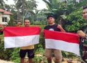 Pupuk Jiwa Nasionalisme, Satgas TMMD Kodim 0311 Pesisir Selatan Bagikan Bendera Merah Putih kepada Warga