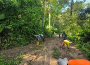 Satgas TMMD Pesisir Selatan Ajak Warga Goro Bersihkan Bahu Jalan Wilayah Sasaran