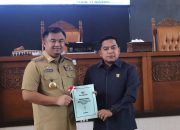 Bupati Dharmasraya Sampaikan Nota Penjelasan Terkait Ranperda APBD TA 2025