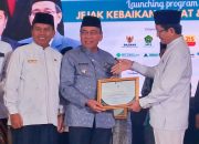 Kemenag Anugerahi Padang sebagai Kolaborator Pemda Terbaik Program Zakat-Wakaf