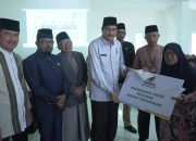 Salurkan Zakat untuk Ratusan Mustahik, Pemko Bukittinggi Tekankan Transparansi
