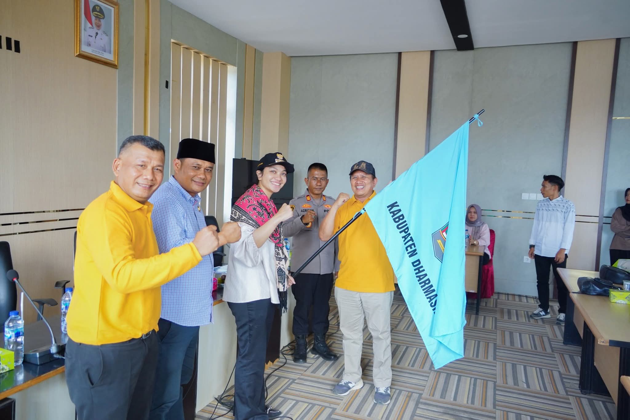 Bupati Dharmasraya Lepas Kontingen POPNAS XVII 2025