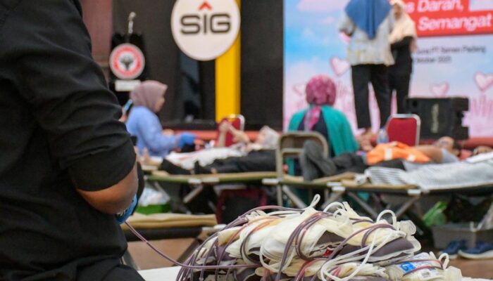 PT Semen Padang Kumpulkan 345 Kantong Darah