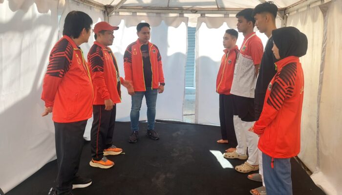 Ketua KONI Sumbar Minta Atlet Bermain Lepas di PON Bela Diri