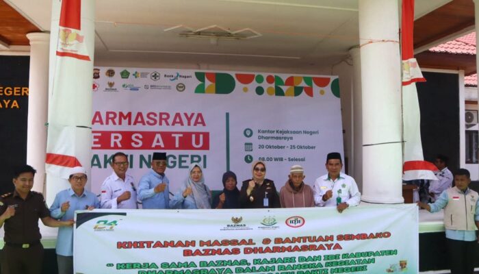 Kejari Dharmasraya Khitan 73 Anak