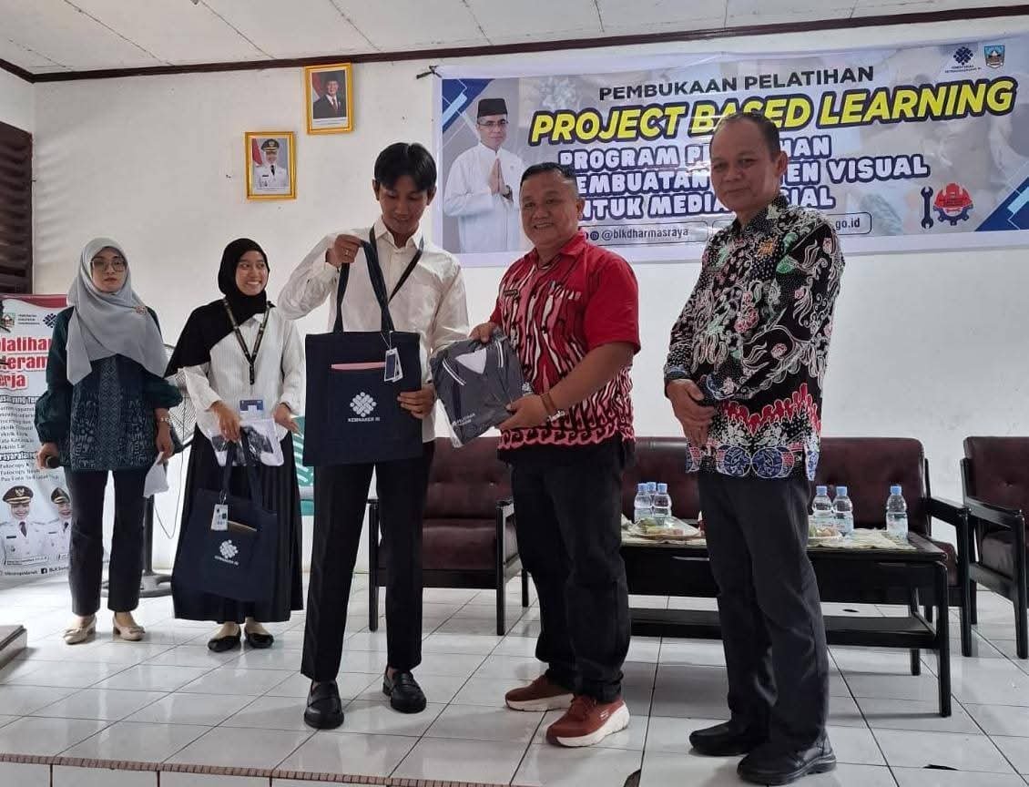 Pelatihan Konten Visual di Dharmasraya