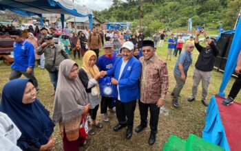 Amril Amin Bagikan Tiga Ribu Paket Sembako