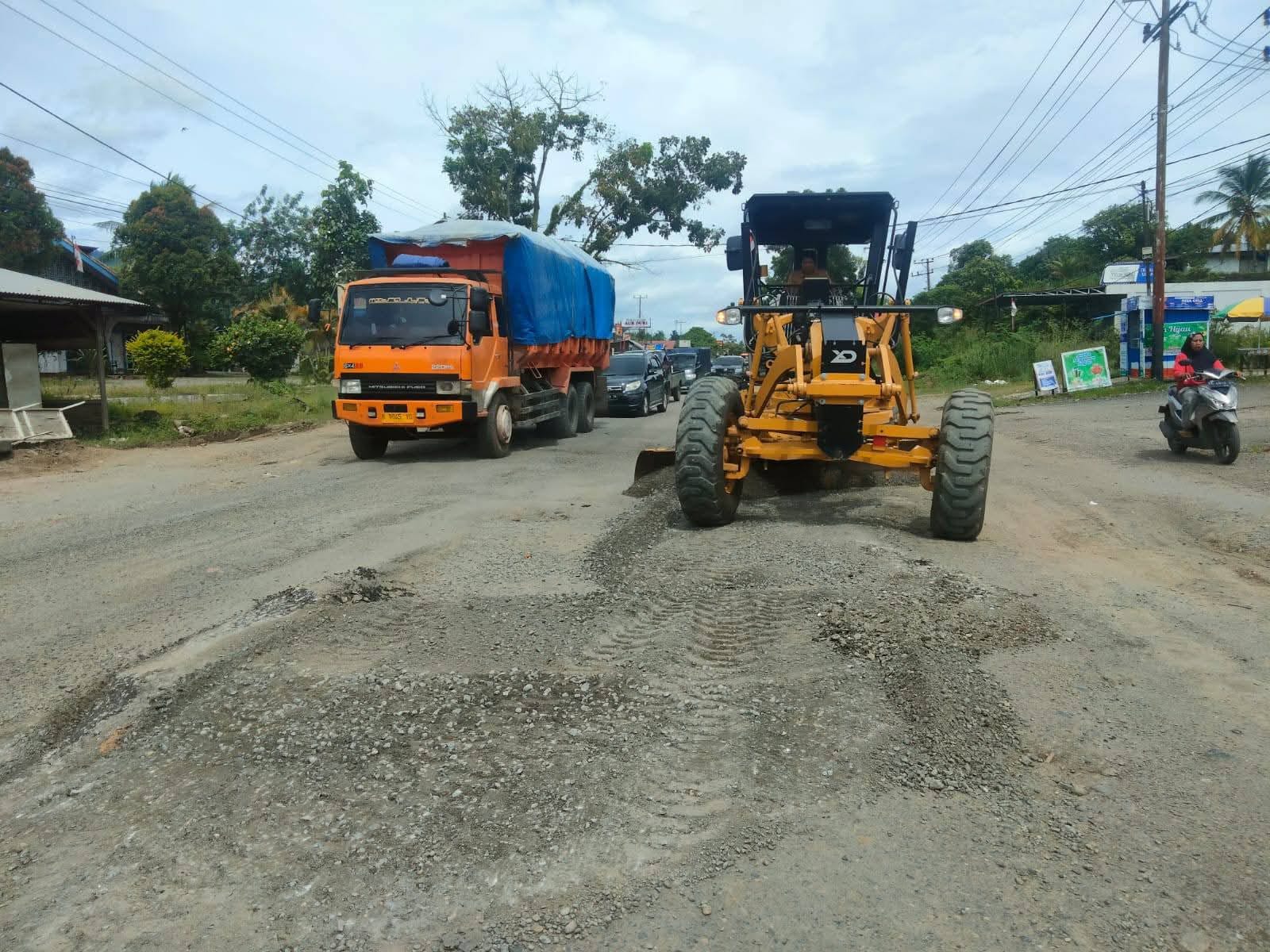 Perbaikan Jalinsum di KM 3 Pulau Punjung