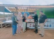 BPBD Kota Padang Serahkan Bantuan Kepada Warga Terdampak Angin Puting Beliung di Bungus Teluk Kabung