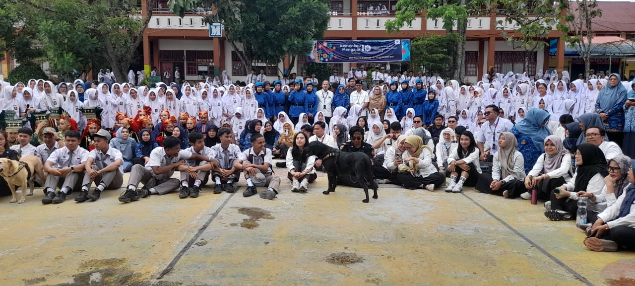 Banyak Cetak Tokoh, SMAN 1 Bukittinggi Jadi Lokasi Kemenkeu Mengajar