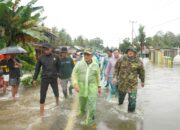 Dandim dan Bupati Padang Pariaman Pantau Dampak Banjir dan Longsor di Lapangan