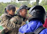 Hari Kedua, Evakuasi Warga di Jembatan Kembar Terus Dikebut