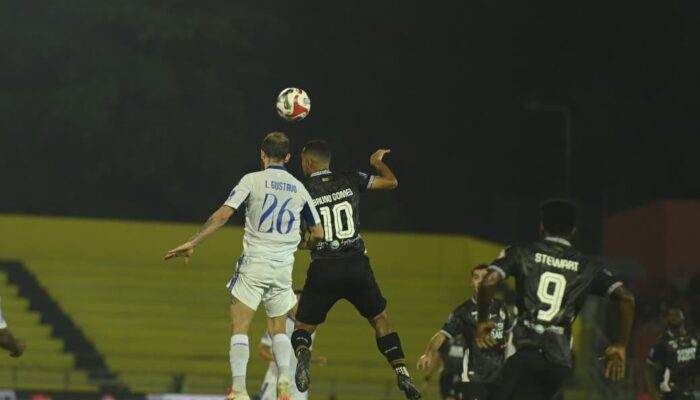 Dejan Antonic Revolusi Starting Line Up Semen Padang FC Lawan Borneo