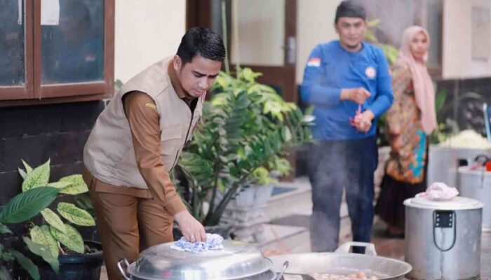 Pemko Solok Pastikan Makanan Warga Terdampak Banjir