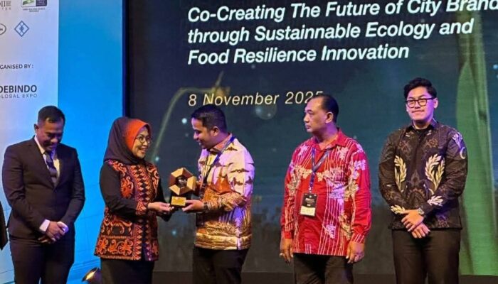 Kota Solok Raih Indonesia Smart Nation Awards 2025