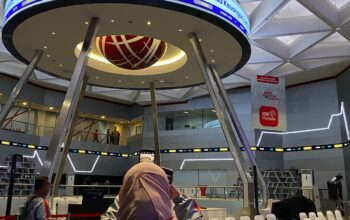 Anak Muda di Padang Melek Investasi, Saham Pun Jadi Hadiah Wisuda