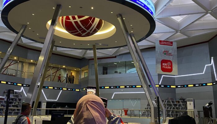 Anak Muda di Padang Melek Investasi, Saham Pun Jadi Hadiah Wisuda