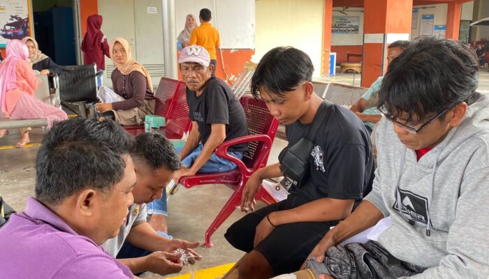 PT Angkasa Pura Berikan Kaki Palsu untuk Warga Agam