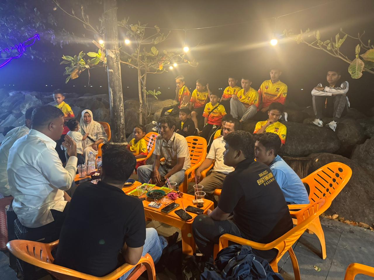 Ketua Forki Sumbar Bangkitkan Semangat Atlet Inkado Pasaman yang Tersisih dari Kejuaraan