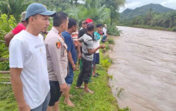 Lansia di Lengayang Pessel Hanyut Saat Menyeberangi Sungai Deras, Tim Gabungan Lakukan Pencarian